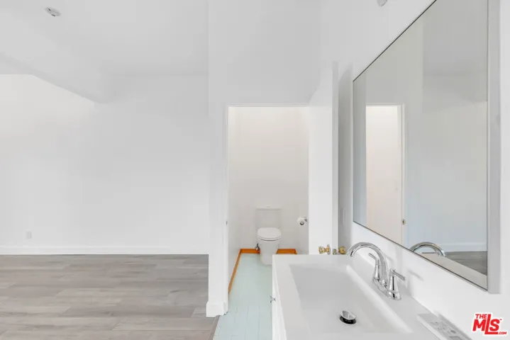 2734 Hollyridge Drive, Los Angeles, California 90068