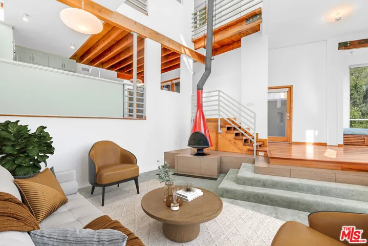 2734 Hollyridge Drive, Los Angeles, California 90068