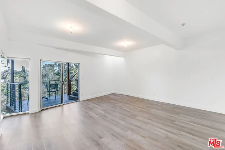 2734 Hollyridge Drive, Los Angeles, California 90068