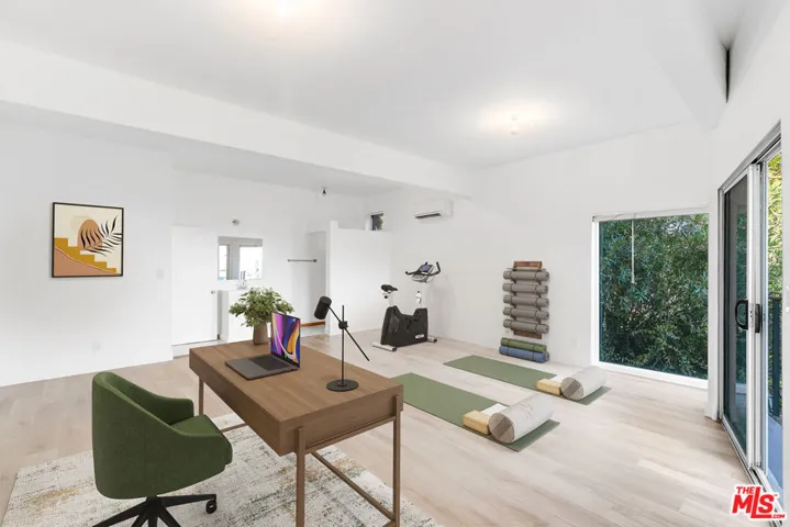 2734 Hollyridge Drive, Los Angeles, California 90068
