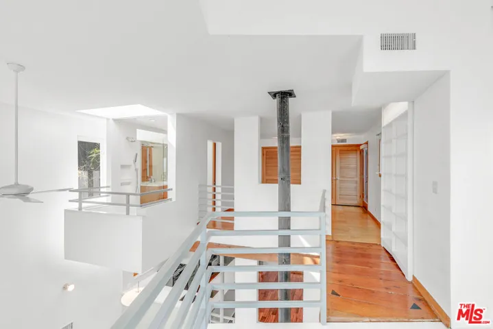 2734 Hollyridge Drive, Los Angeles, California 90068