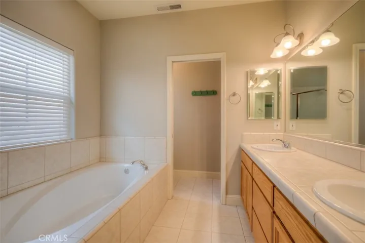 15 Pleasant Oak Lane, Oroville, California 95966