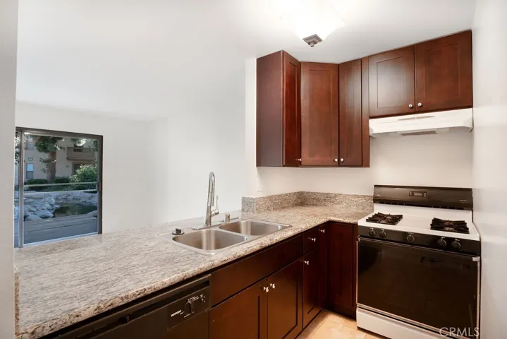 140 Lemon Grove, Irvine, California 92618