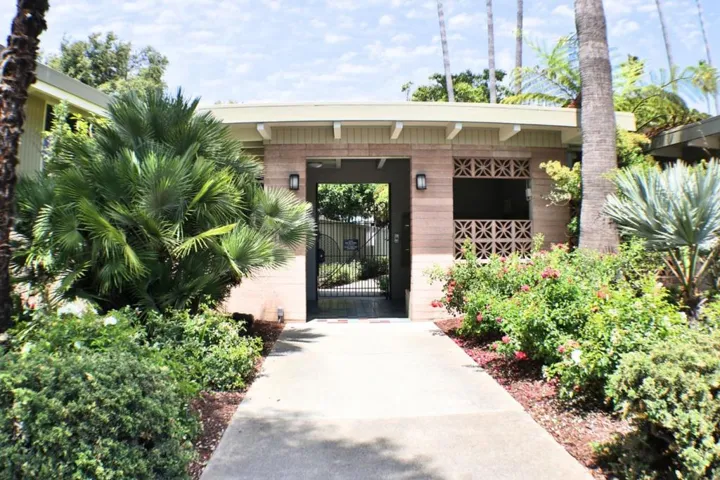 3901 Middlefield Road F, Palo Alto, California 94303