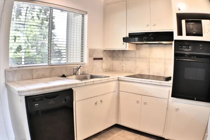 3901 Middlefield Road F, Palo Alto, California 94303
