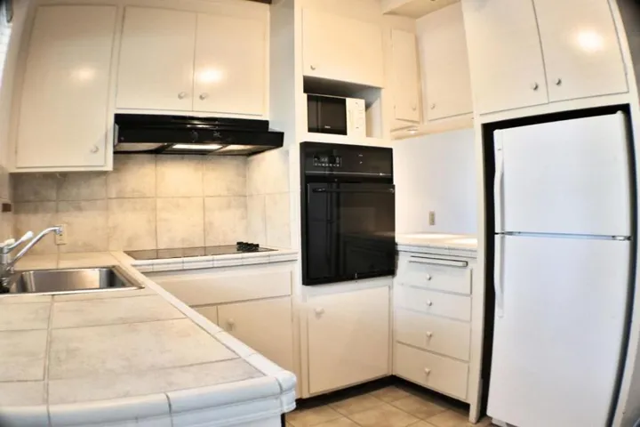 3901 Middlefield Road F, Palo Alto, California 94303