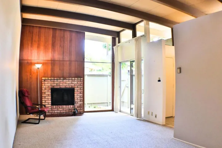3901 Middlefield Road F, Palo Alto, California 94303