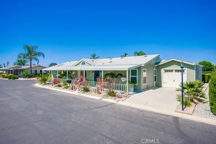 1250 N Kirby Street 202, Hemet, California 92545