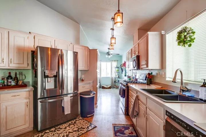 1250 N Kirby Street 202, Hemet, California 92545