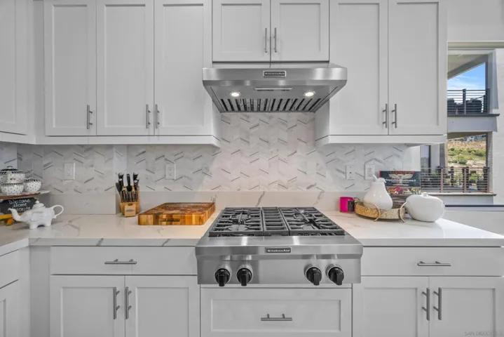 8519 Aspect Drive, San Diego, California 92108