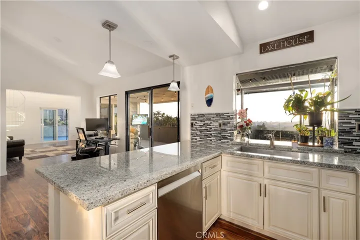 910 Lake Ridge Drive, San Marcos, California 92078