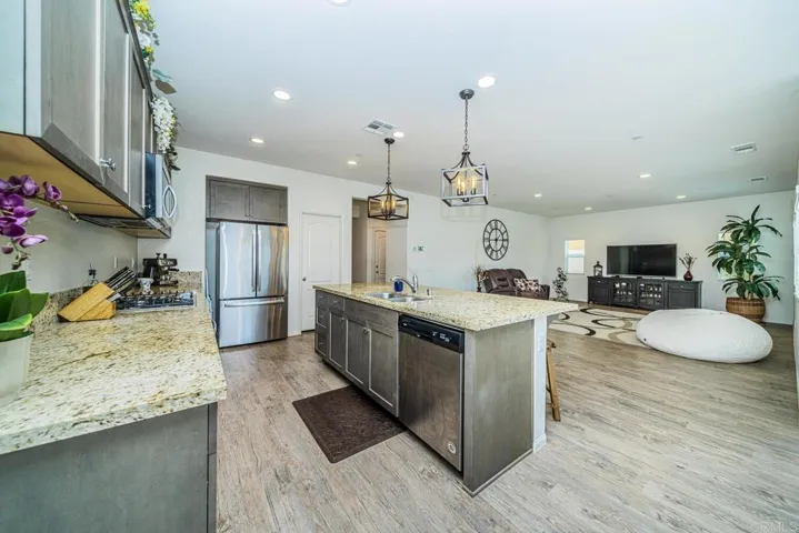 35809 Esperia Way, Fallbrook, California 92028