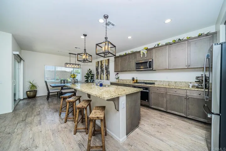35809 Esperia Way, Fallbrook, California 92028