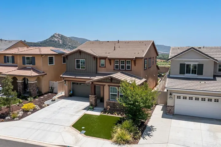 35809 Esperia Way, Fallbrook, California 92028