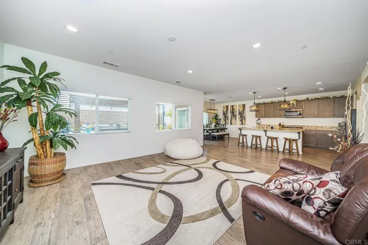 35809 Esperia Way, Fallbrook, California 92028