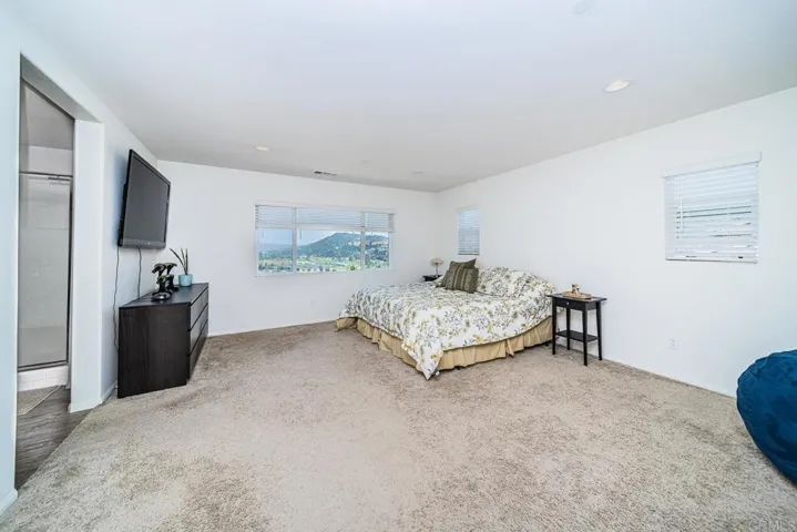 35809 Esperia Way, Fallbrook, California 92028