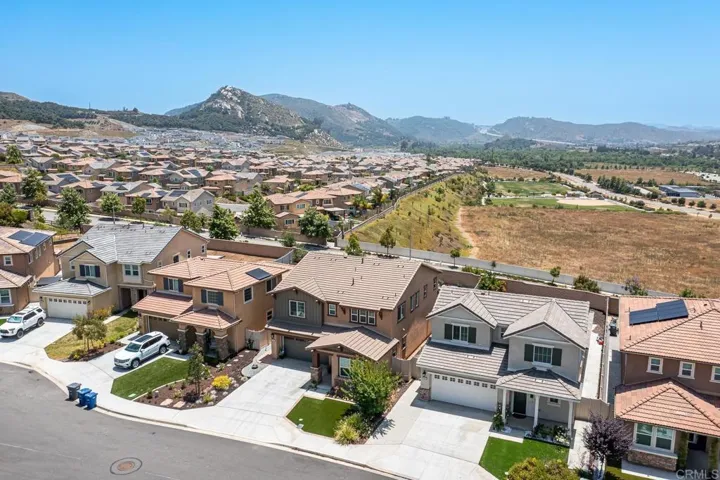 35809 Esperia Way, Fallbrook, California 92028