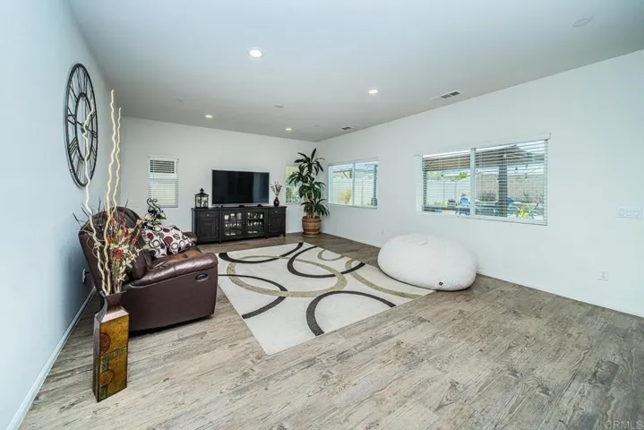 35809 Esperia Way, Fallbrook, California 92028