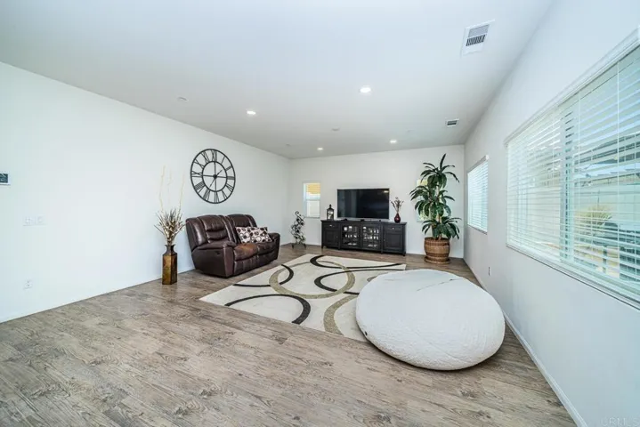 35809 Esperia Way, Fallbrook, California 92028