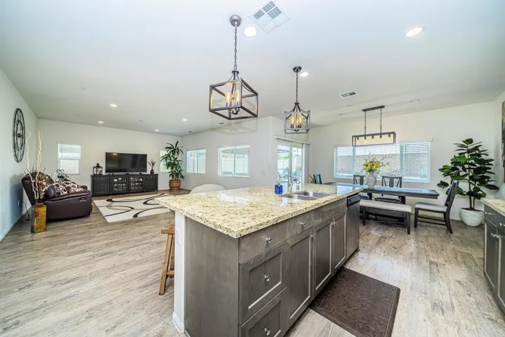 35809 Esperia Way, Fallbrook, California 92028