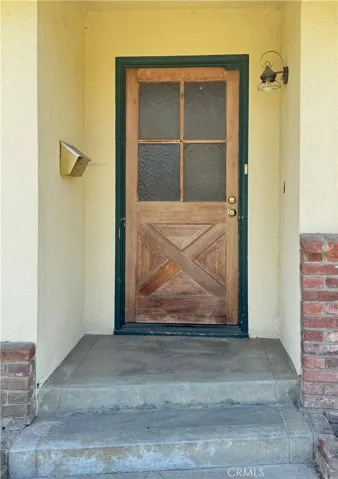 137 W Laura Avenue, Visalia, California 93277