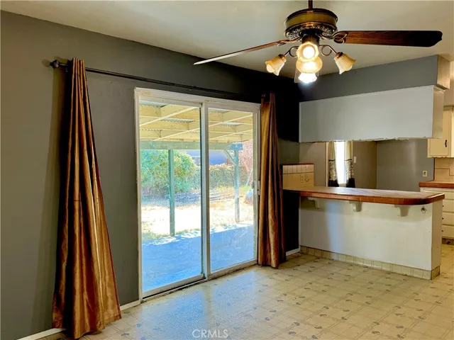 137 W Laura Avenue, Visalia, California 93277