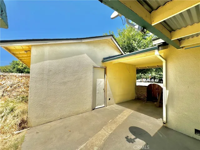 137 W Laura Avenue, Visalia, California 93277