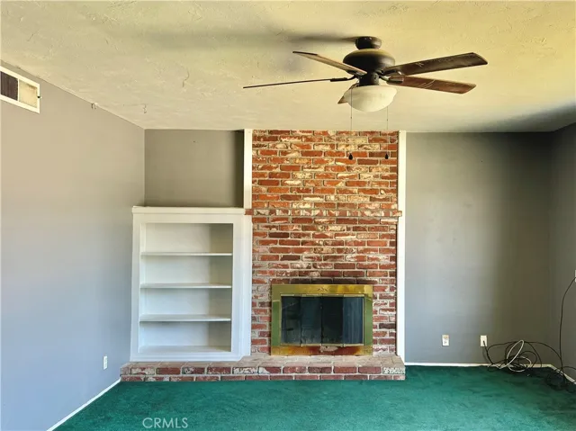 137 W Laura Avenue, Visalia, California 93277
