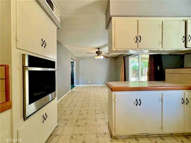 137 W Laura Avenue, Visalia, California 93277