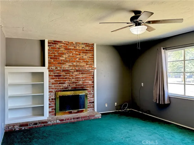 137 W Laura Avenue, Visalia, California 93277