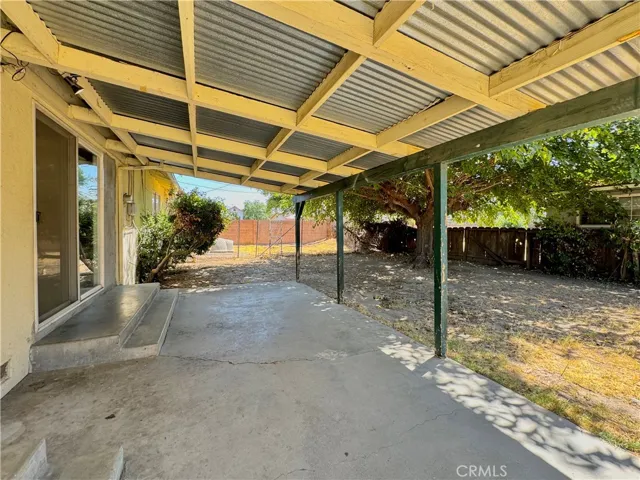 137 W Laura Avenue, Visalia, California 93277