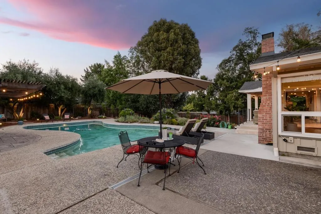 17799 Daves Avenue, Monte Sereno, California 95030 home-pic-25