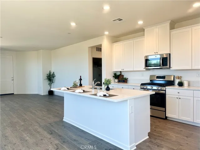 3718 Santa Monica Court, Rosamond, California 93560