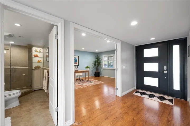 1st level bedroom and bathroom