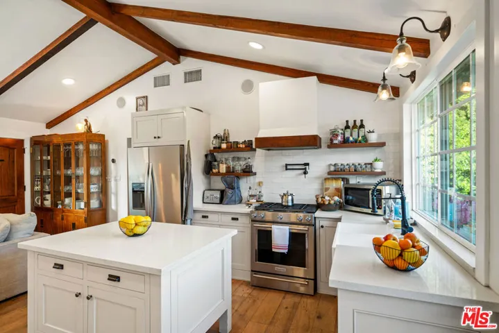 4090 Eileen Street, Simi Valley, California 93063