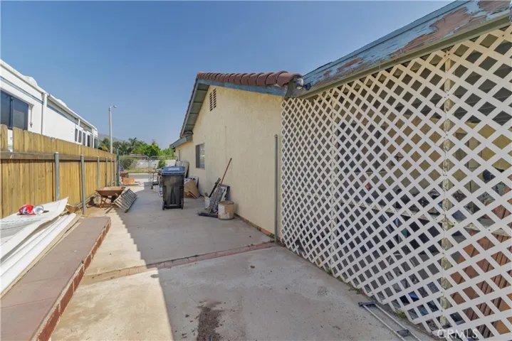 2860 Bixby Drive, Jurupa Valley, California 92509