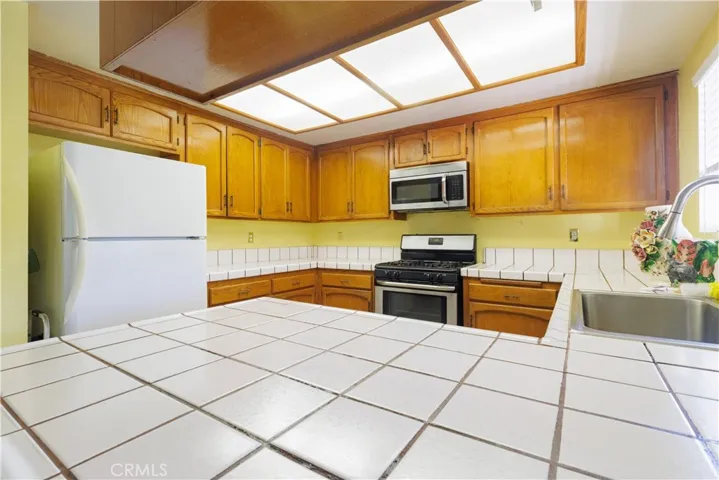 2860 Bixby Drive, Jurupa Valley, California 92509