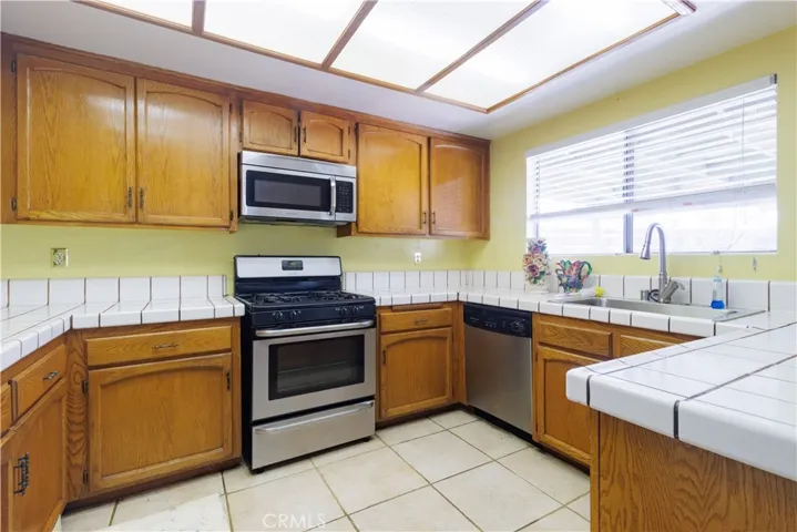 2860 Bixby Drive, Jurupa Valley, California 92509