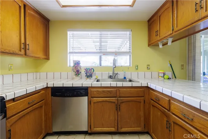 2860 Bixby Drive, Jurupa Valley, California 92509