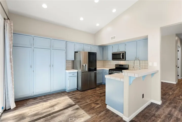 27836 Sweetwater Lane, Valencia, California 91354