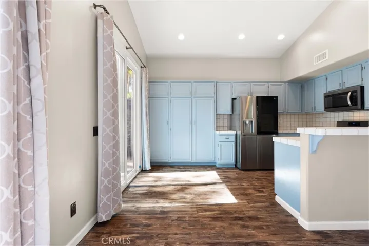 27836 Sweetwater Lane, Valencia, California 91354