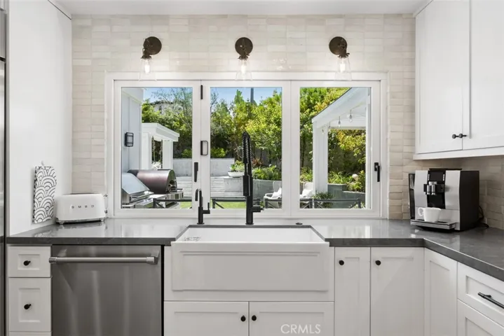 315 W Avenida Valencia, San Clemente, California 92672
