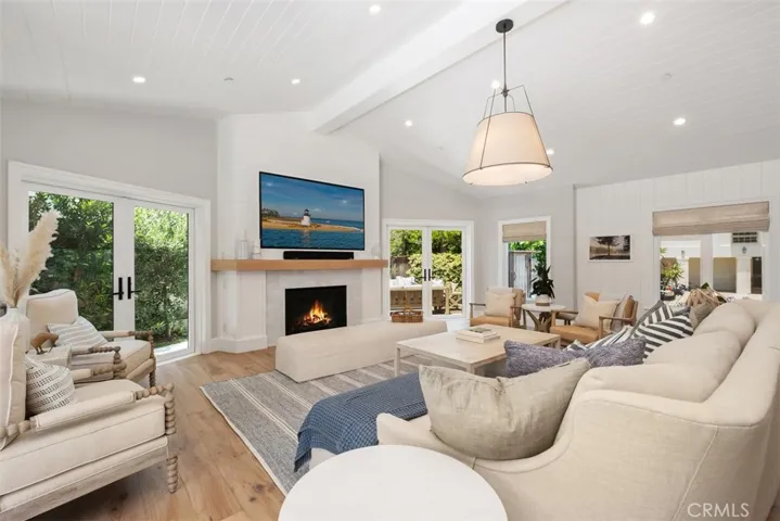 315 W Avenida Valencia, San Clemente, California 92672