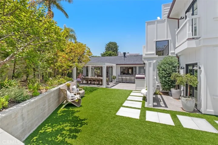 315 W Avenida Valencia, San Clemente, California 92672