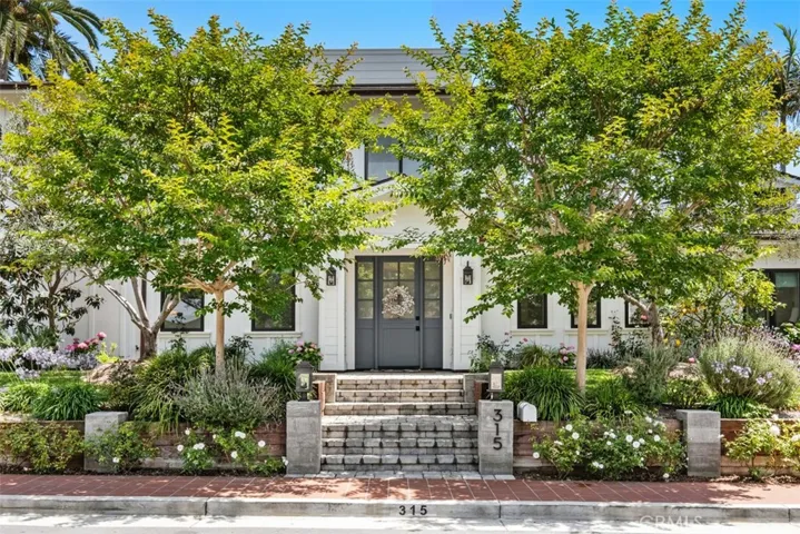 315 W Avenida Valencia, San Clemente, California 92672