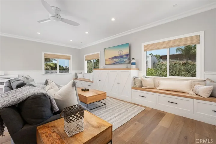 315 W Avenida Valencia, San Clemente, California 92672