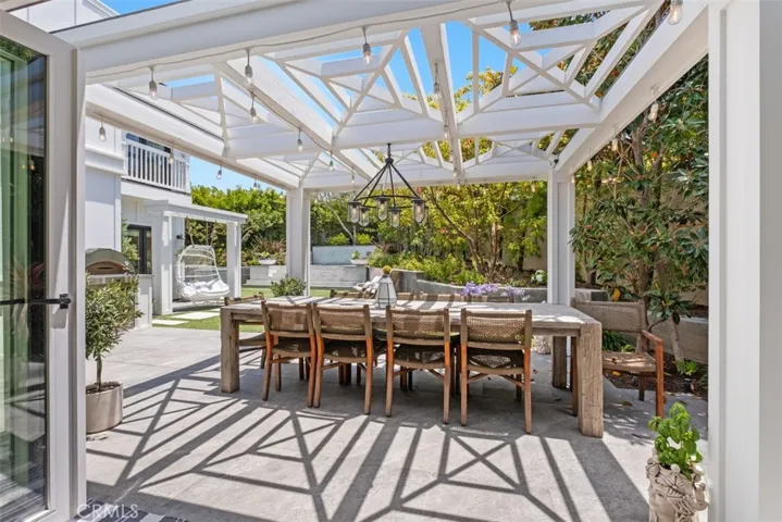 315 W Avenida Valencia, San Clemente, California 92672