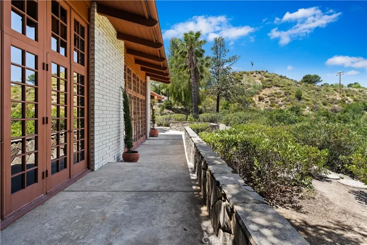 27444 Trail Ridge Road, Canyon Country, California 91387