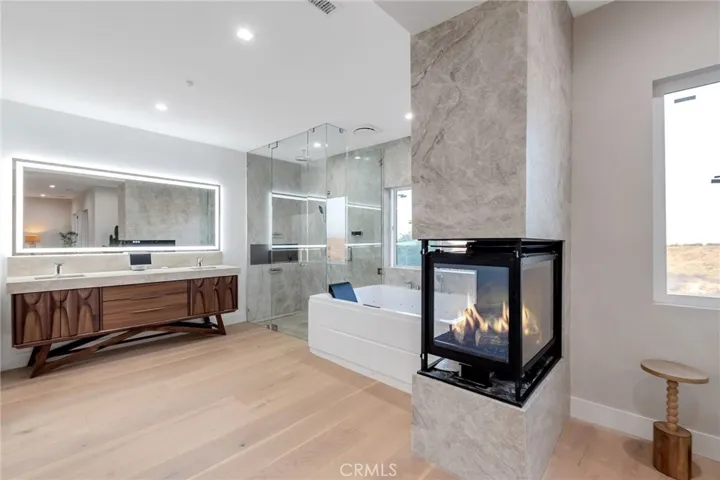 7230 Verbena Road, Oak Hills, California 92344