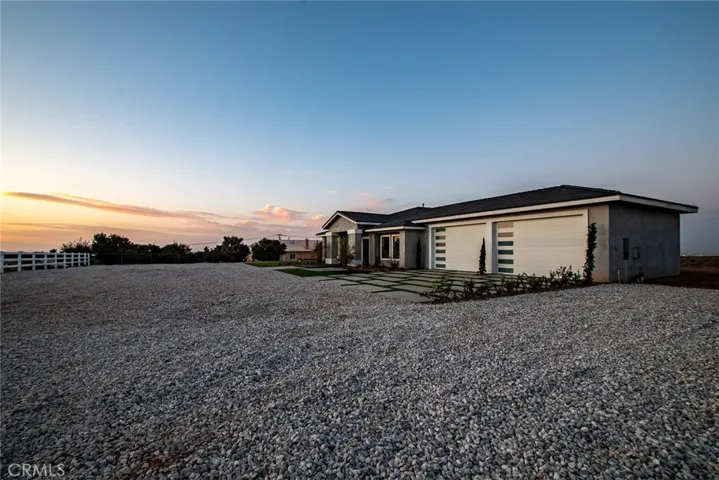 7230 Verbena Road, Oak Hills, California 92344